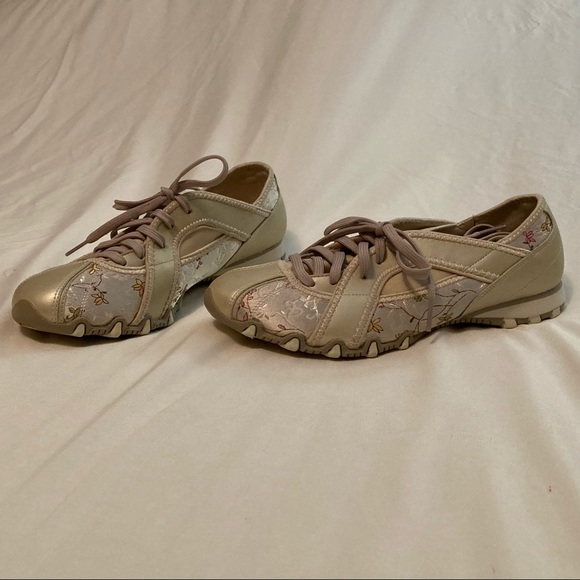 New Floral SKECHERS Metallic Waterlily Lace Ups - Picture 8 of 14